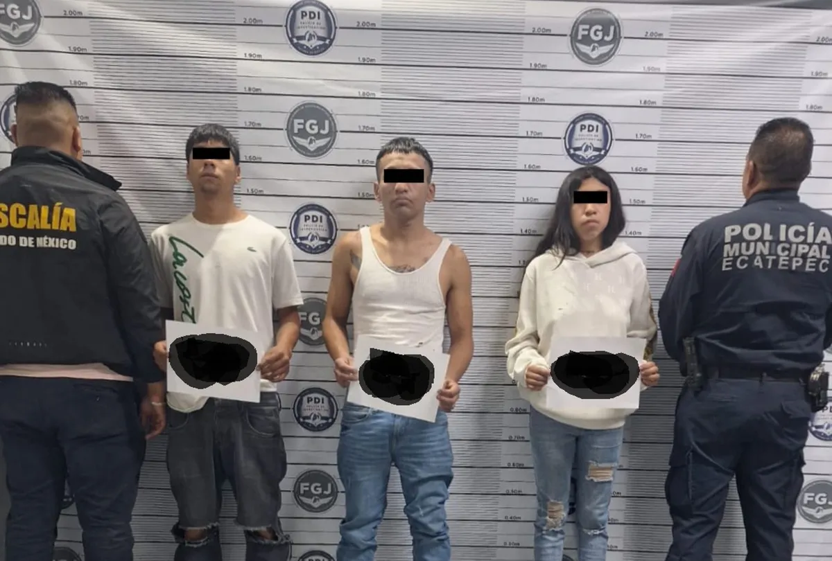 Detienen en Ecatepec a tres jóvenes por presunto robo de vehículo y portación de arma y drogas