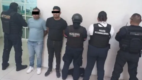 Aseguran arma y drogas en Nezahualcóyotl