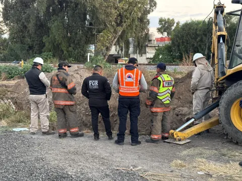 Aseguran inmueble en Ecatepec con toma ilegal conectada a Pemex.