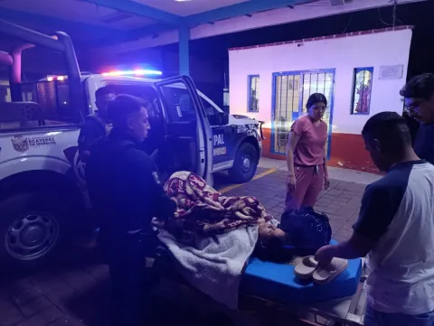 Asisten policías de Ecatepec parto de emergencia en domicilio