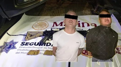 Capturan a dos sujetos con fusil de asalto en Ecatepec