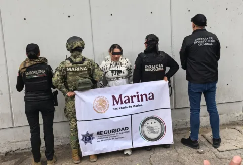 Capturan a mujer colombiana por delitos de extorsión en Ecatepec