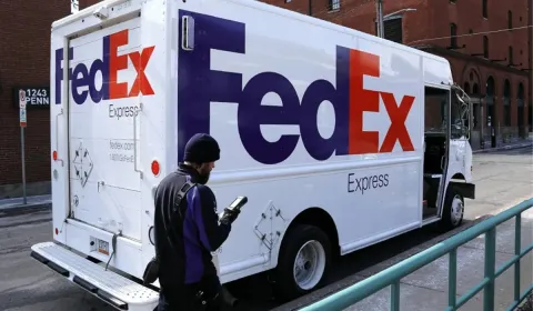 Detectan correos falsos de FedEx que buscan estafar con envíos retenidos