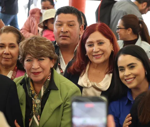 Entregan mobiliario y obras educativas en escuelas de Tecámac