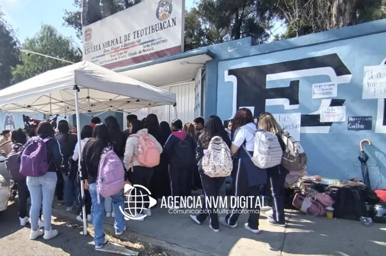 Exigen destitución de Directora en Normal de Teotihuacán tras amenazas académicas.