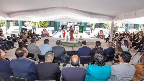 Impulsa rectora de la UAEMéx descentralización y democracia universitaria.