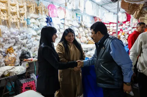 Impulsa Texcoco economía local en Plaza de las Tradiciones.