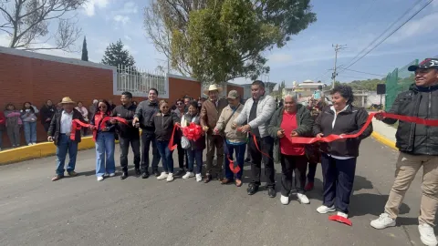 Inaugura Mario Paredes obra vial de 42 mil metros cuadrados