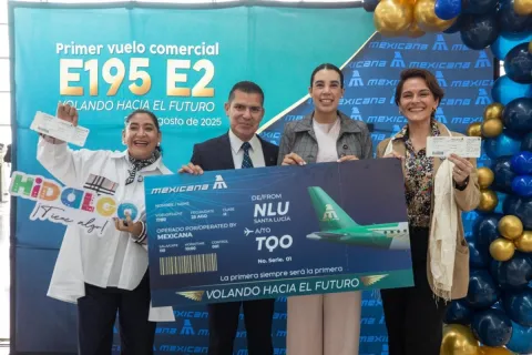 Inauguran primer vuelo del EMBRAER E-195 de Mexicana hacia Tulum desde el AIFA