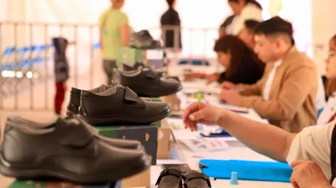 Inicia Tecámac entrega de zapatos escolares gratuitos con el programa “Pasos del Bicentenario”