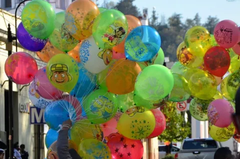 Llama Edoméx a reducir globos en Día de Reyes