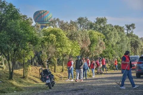 Organizan jornadas de limpieza en circuito de la Zona Arqueologica de Teotihuacán