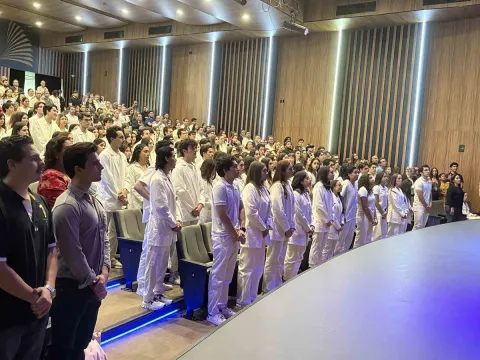 Premia UAG a mejores promedios de Médico Cirujano