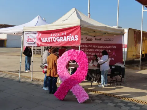 Realizan Megajornada de Vacunación y Mastografías gratuita en Texcoco.