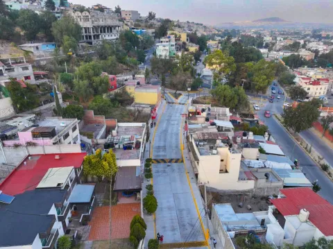 Rehabilitan vialidades tras veinte años de abandono en zona alta