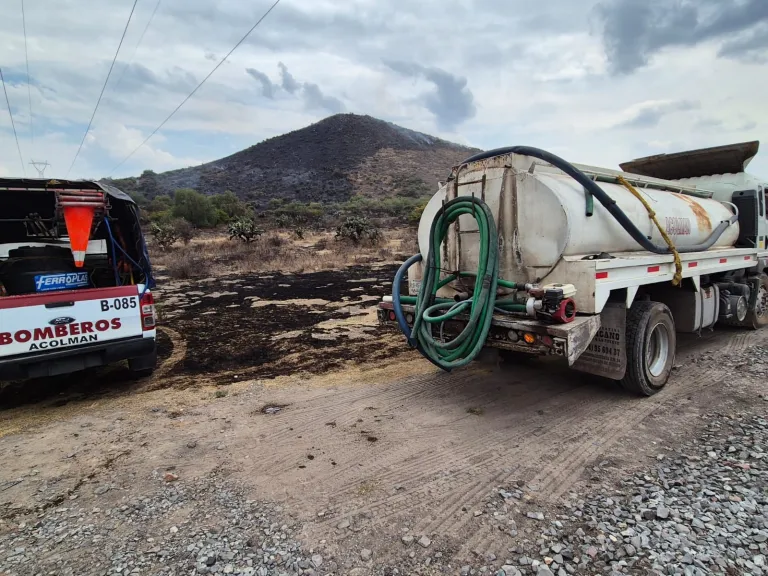 Reportan daños ecológicos por incendio en cerro de San Lucas Tepango