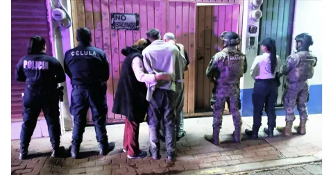 Rescatan a hombre secuestrado y lo reintegran con su familia