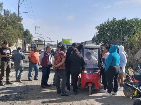 Suspenden operación de asfaltera tras fuerte presión de vecinos.