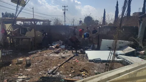 Tultepec: Estalla taller clandestino en La Saucera; hay dos heridos