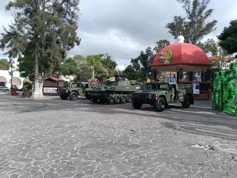 Vive Teotihuacán desfile militar y civil con orgullo patrio