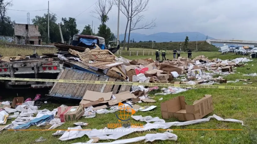 Atacan a balazos a camioneta y provocan accidente en la México-Tulancingo   