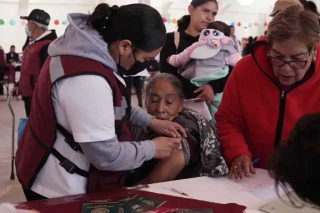 Acerca Salud Edoméx servicios médicos a personas de la tercera edad
