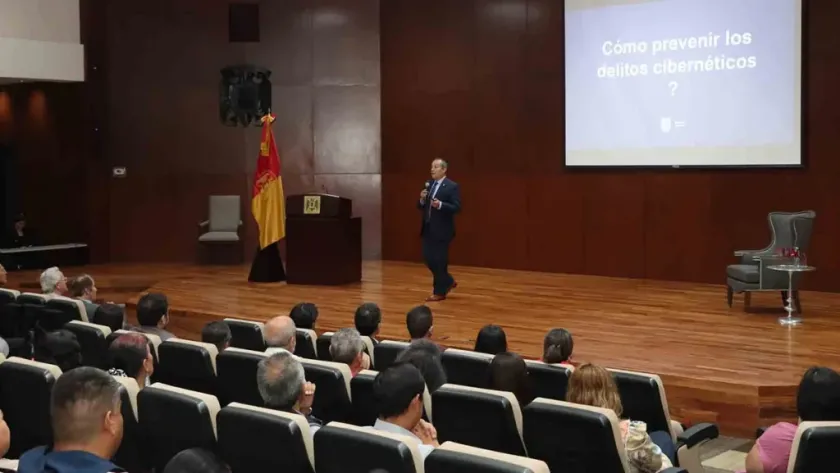 Advierte experto de C5 Jalisco sobre fraudes cibernéticos