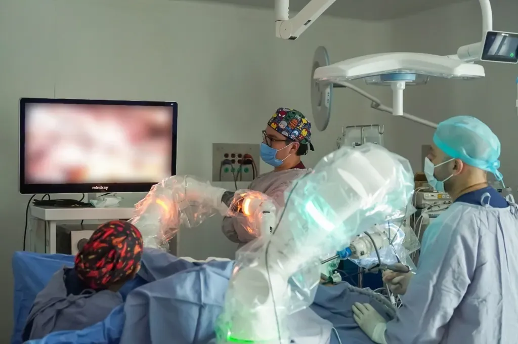 Agiliza sistema robótico recuperación de pacientes en hospitales mexiquenses