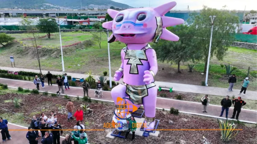 Transforma Ecatepec espacios públicos con arte monumental futbolero