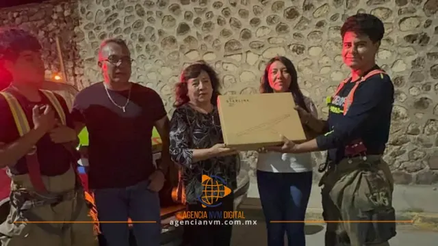 Donan antena Starlink a Bomberos Voluntarios Pirámides para atender emergencias