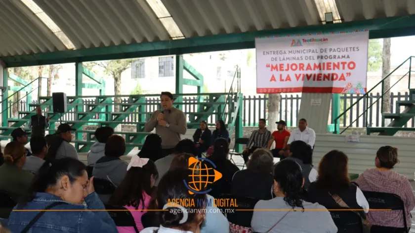 Entregan apoyos de vivienda a familias en Teotihuacán