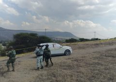 Ejecutan a 5 en camioneta abandonada en límites de Tequixquiac, Edoméx 