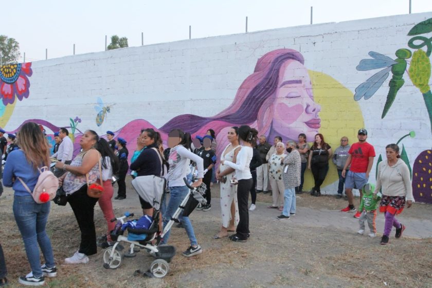 Ayuntamiento de Ecatepec y Estudiantes Crean Sendero Seguro con Arte por la Paz en Venta de Carpio