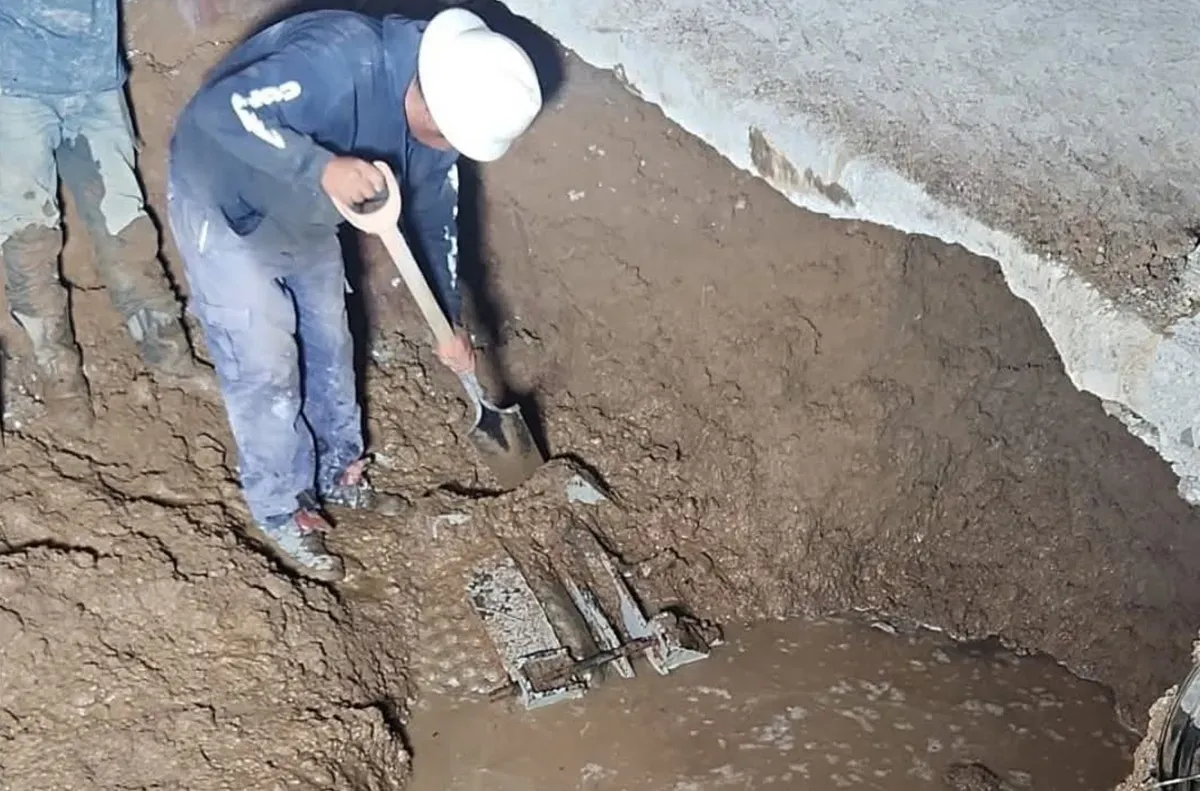 Fuga en Tultitlán afecta abasto de agua en ocho municipios