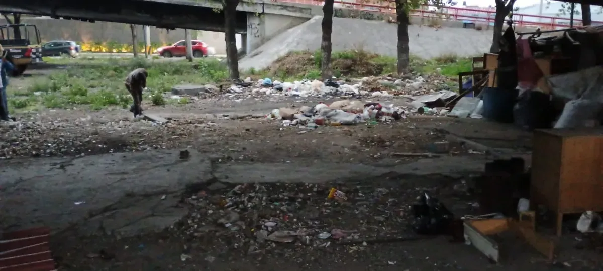 Retiran tiraderos clandestinos y viviendas improvisadas en la carretera Lechería-Texcoco