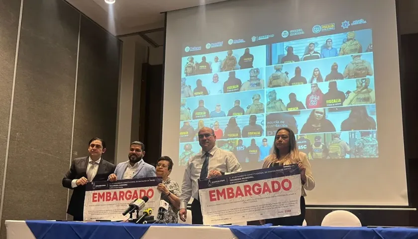 Recupera su casa mujer de 102 años víctima de despojo inmobiliario en el Valle de México