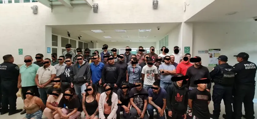 Aseguran a 50 personas por extorsión y despojo en operativo en Texcoco
