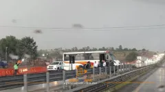 Pierde autobús el control en la autopista México-Querétaro