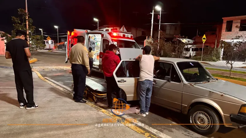 Auxilian voluntarios de TeotiMedic parto de emergencia en Teotihuacán
