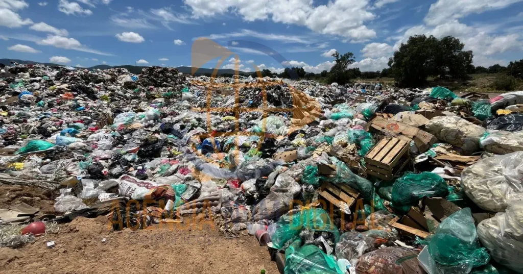 Bloquean vecinos acceso a tiradero irregular de basura en Otumba