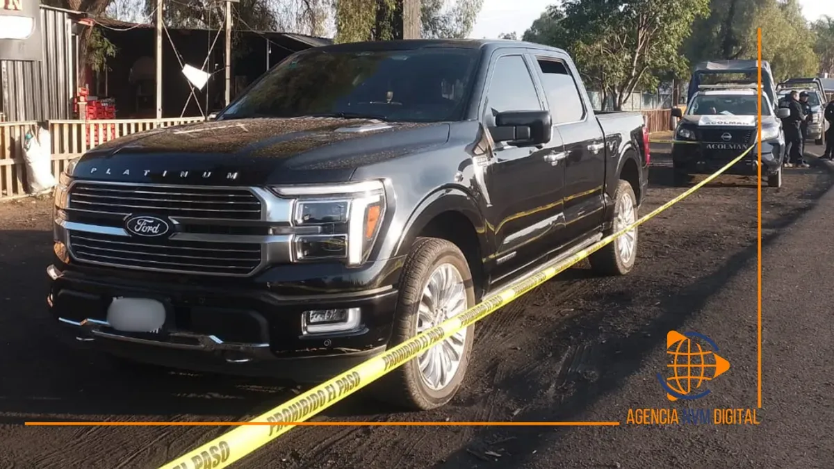 Recuperan camioneta robada tras homicidio de mujer en Oxtotipac