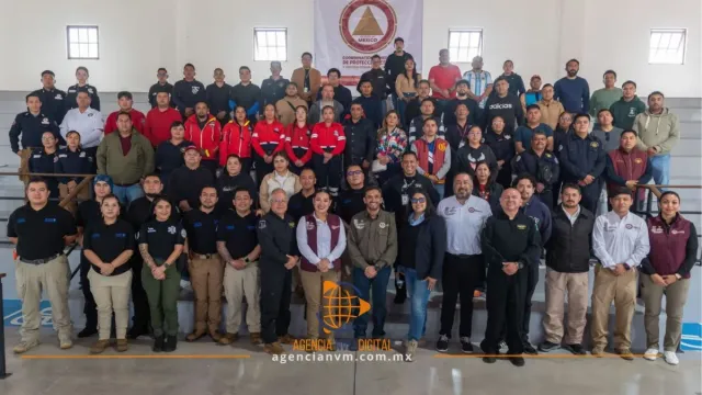 Capacitan a 587 elementos con programa internacional FOTS