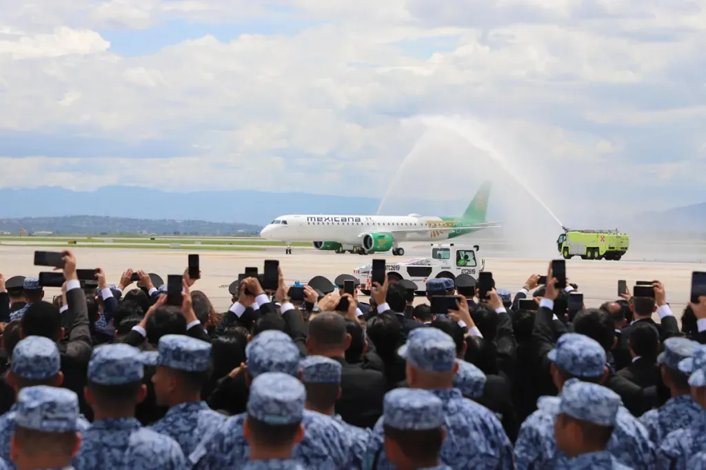Celebra Tecámac llegada de primer avión de Mexicana al AIFA