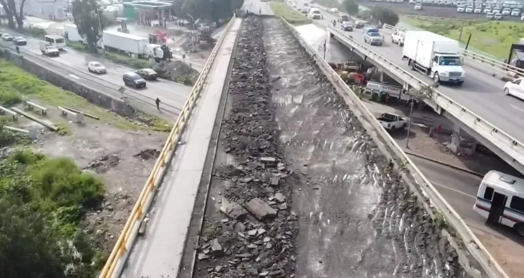 Cierre Parcial en la Texcoco-Lechería por Obras en Puente Vehicular