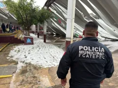 Colapsan tres techumbres en Ecatepec tras fuerte lluvia con granizo