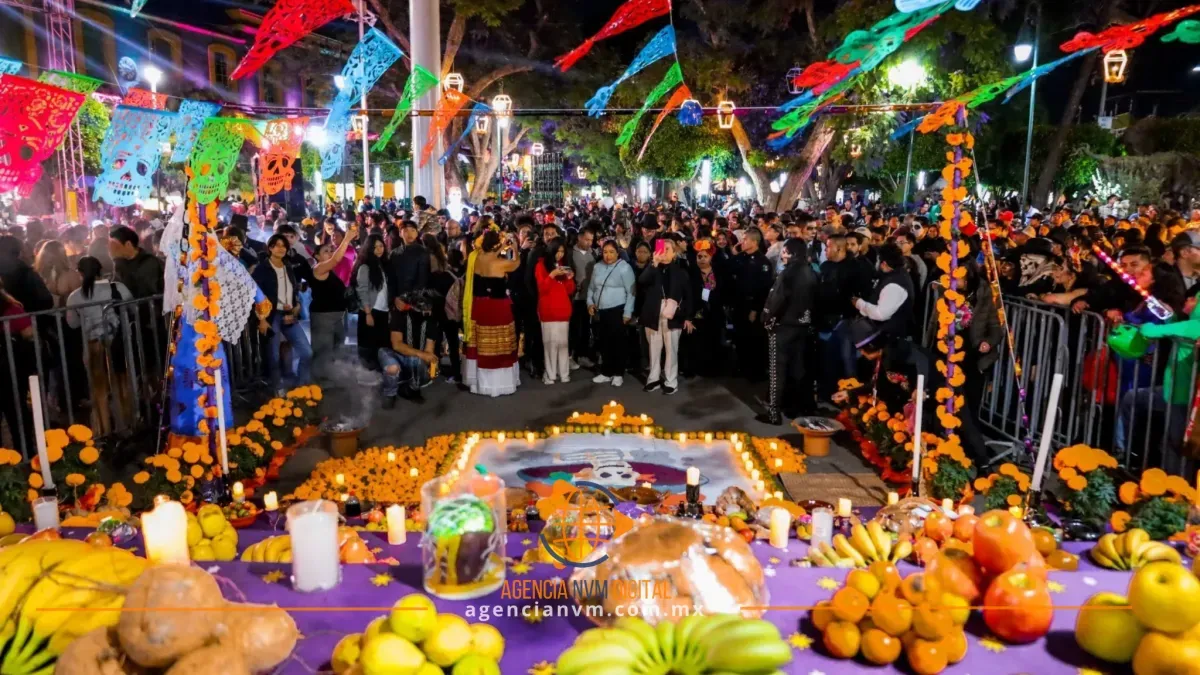 Llenan de música, color y tradición las calles de Texcoco 