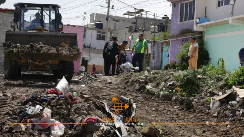 Sorprenden a hombre mientras arrojaba basura en Ecatepec