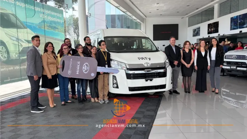 Dona Toyota Santa Clara van Hiace al CAT Estado de México