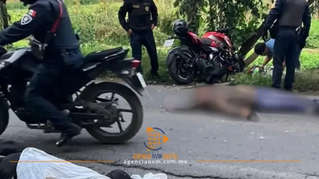 Chocan motociclistas en la Chalco-Tláhuac y colapsan la circulación vial