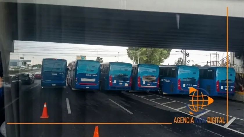 Colapsa tráfico autopista México-Pachuca por protesta de transportistas que exigen seguridad